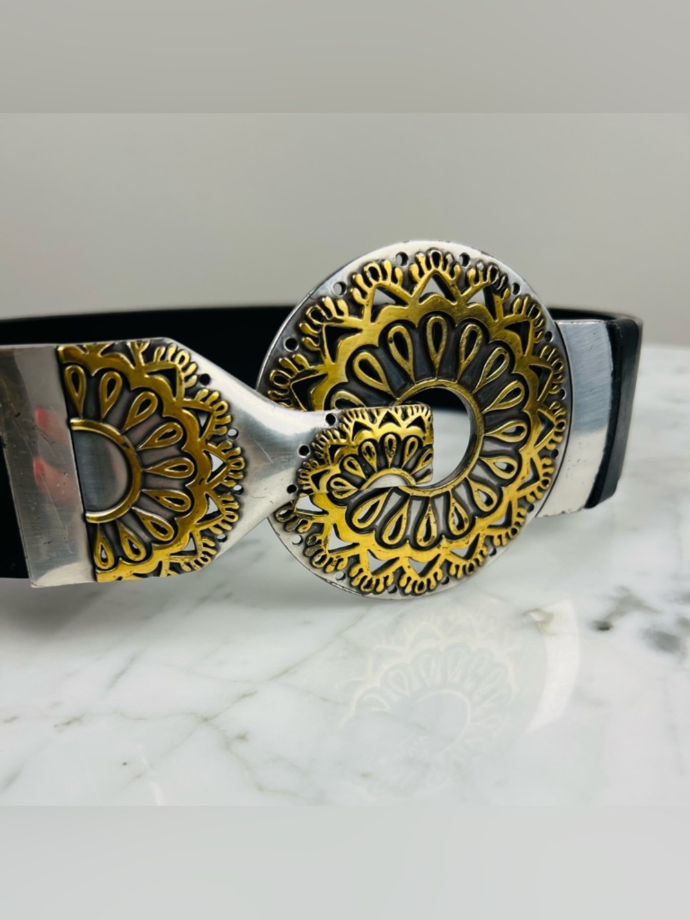 Vintage Chico’s Adjustable Leather Belt – Two-Tone Mandala Buckle – Size M/L